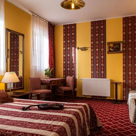 Dwór Korona Karkonoszy *