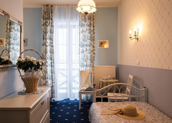 ホテル Dwor Korona Karkonoszy *