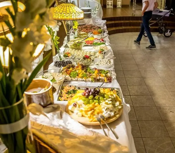 ホテル Dwor Korona Karkonoszy *